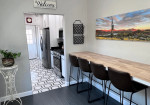 Freshly remodeled, close to sky Harbor airport downtown Phoenix and hospitals. Also plenty of dining within 2 miles